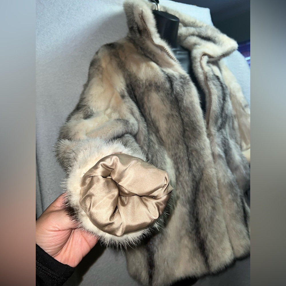 Pam Mahoney of Dallas Mink Coat - Picture 2 of 10
